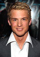 see06 Freddie Stroma