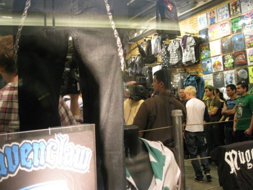 tom01 Felton in Hot Topic