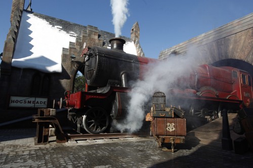 Picture of Hogwarts Express at HP theme park Picture of Hogwarts Express at HP theme park