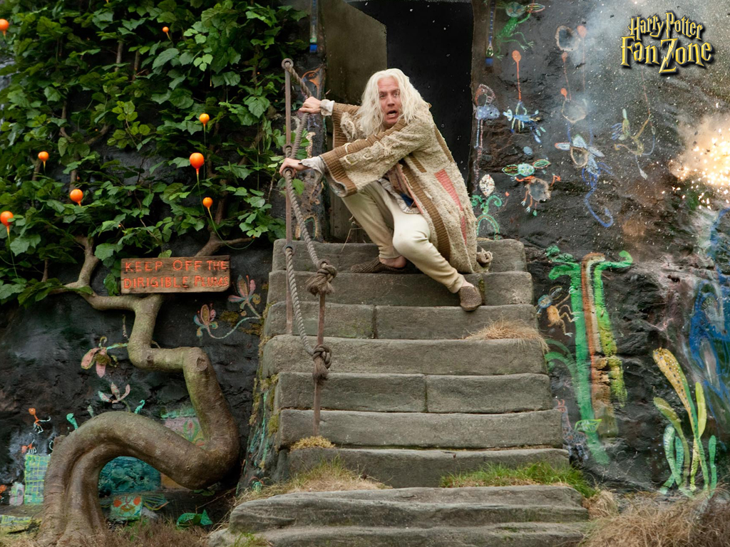 http://www.harrypotterfanzone.com/wallpaper/xeno_1024_768.jpg